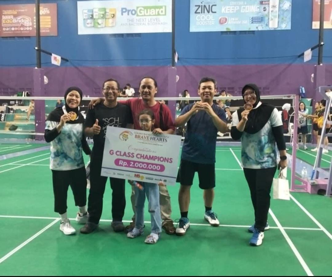 Prestasi Gemilang! Ganda Putri Peribulu RSUD Haji Jatim Sabet Juara 1 Golden Racket Charity Cup 2